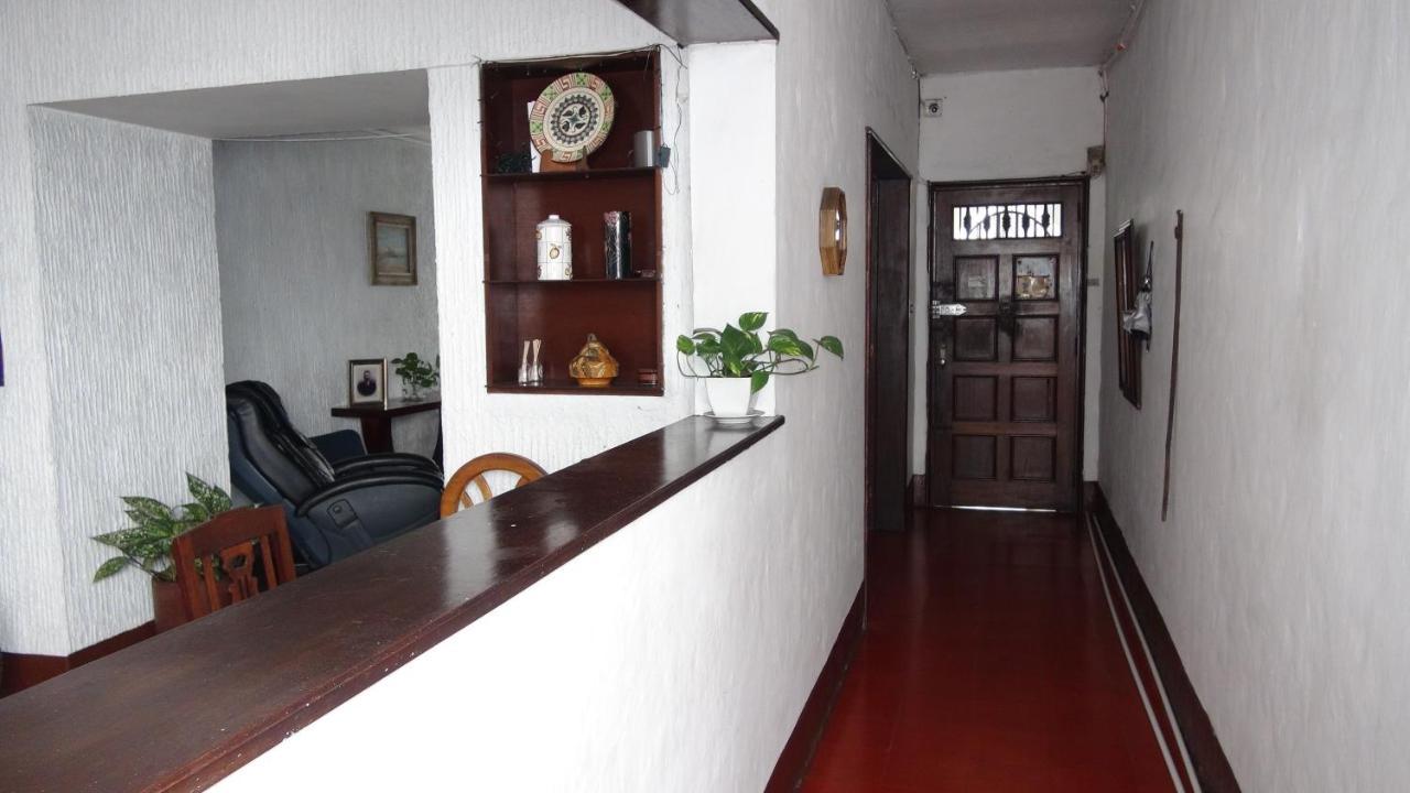 Hostal Prado Colonial Medellín Buitenkant foto