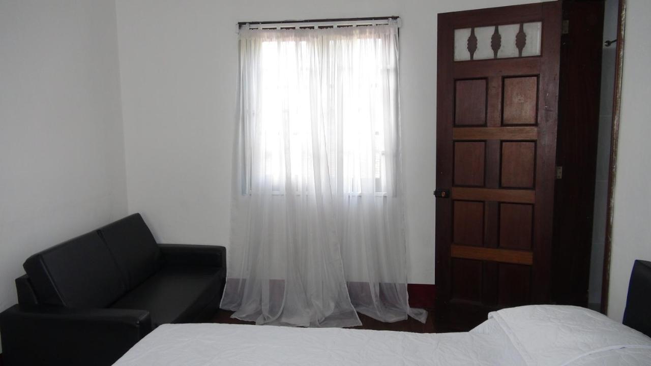 Hostal Prado Colonial Medellín Buitenkant foto